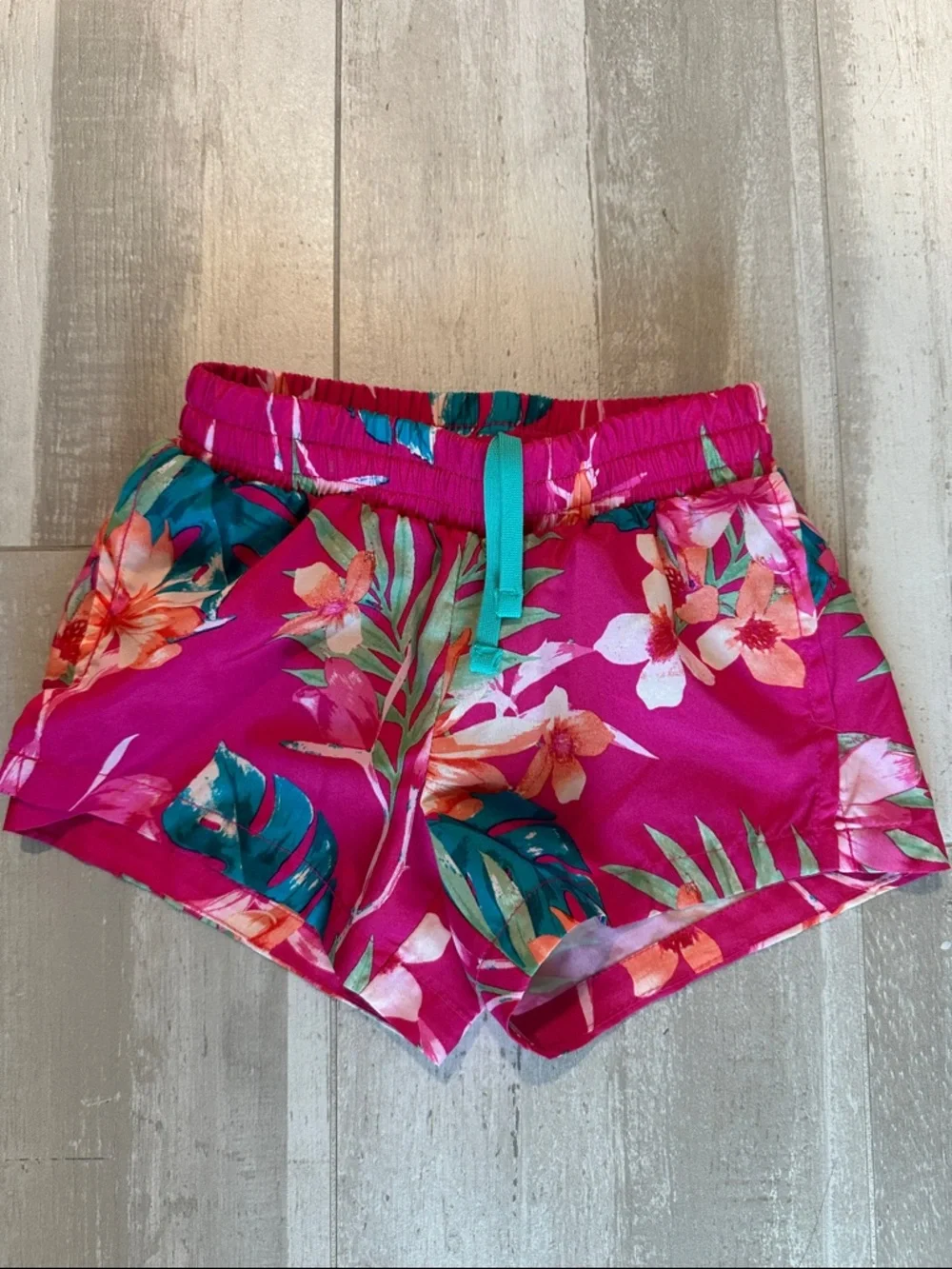 Old Navy Active Go-Dry XS 5 Magenta Tropical Floral Drawstring‎ Athletic Shorts